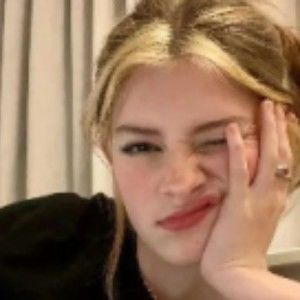 Meet your Posher, Albertine